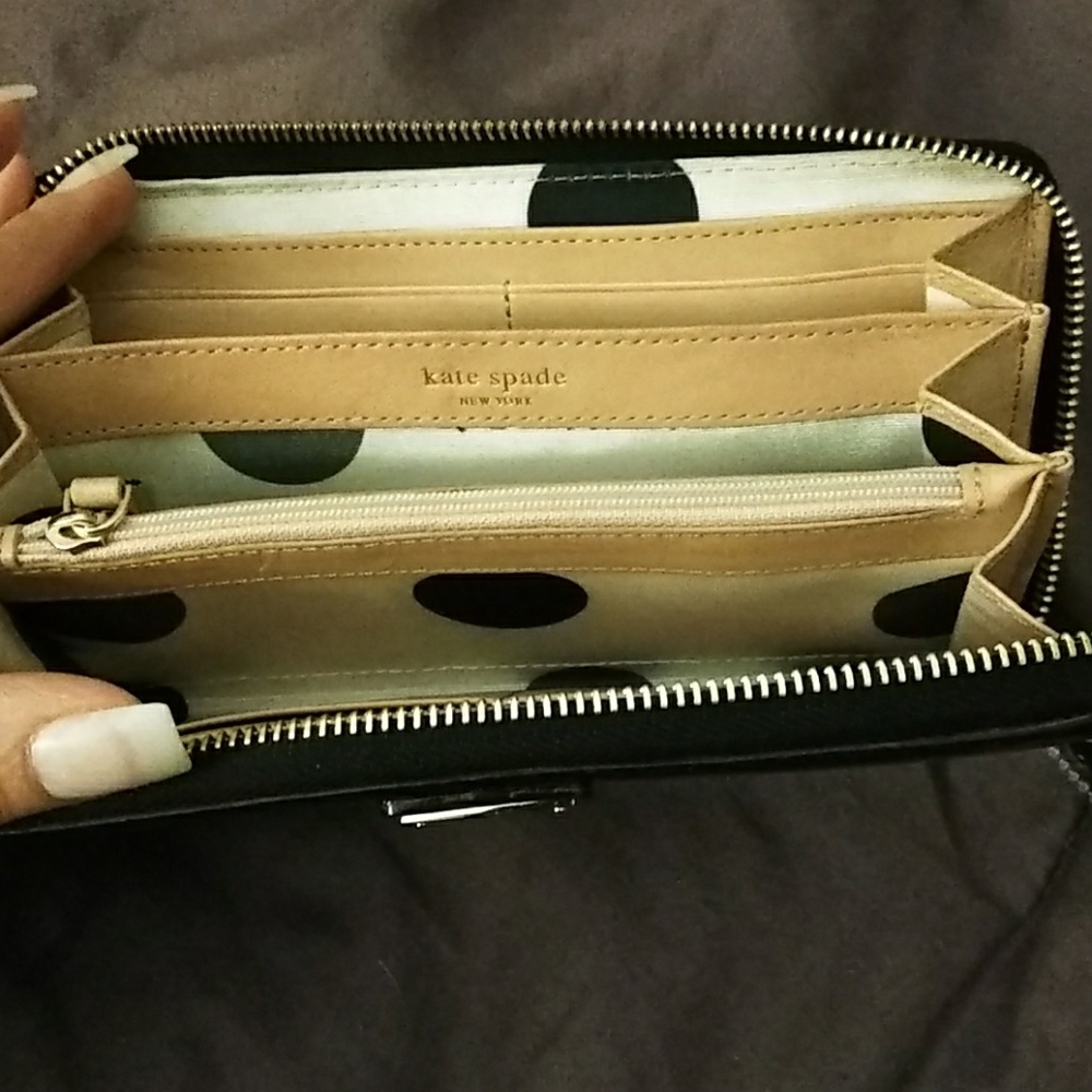 MAKE OFFER! 😍 Kate Spade Lacey wallet - Picture 2 of 3